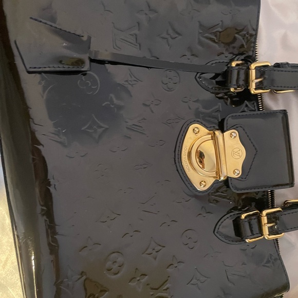 バッグ10 Louis Vuitton Black Patent Leather Satchel